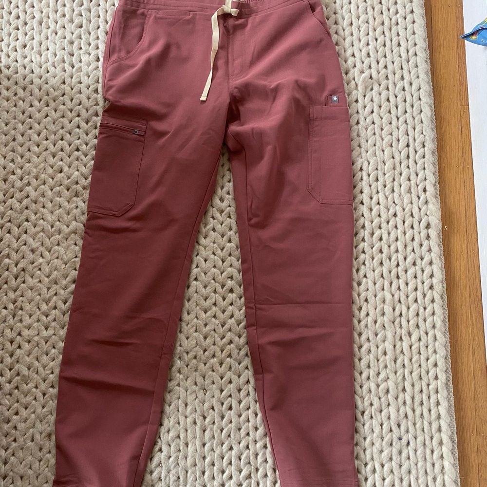 Figs Mauve Yola Skinny Scrub Pants